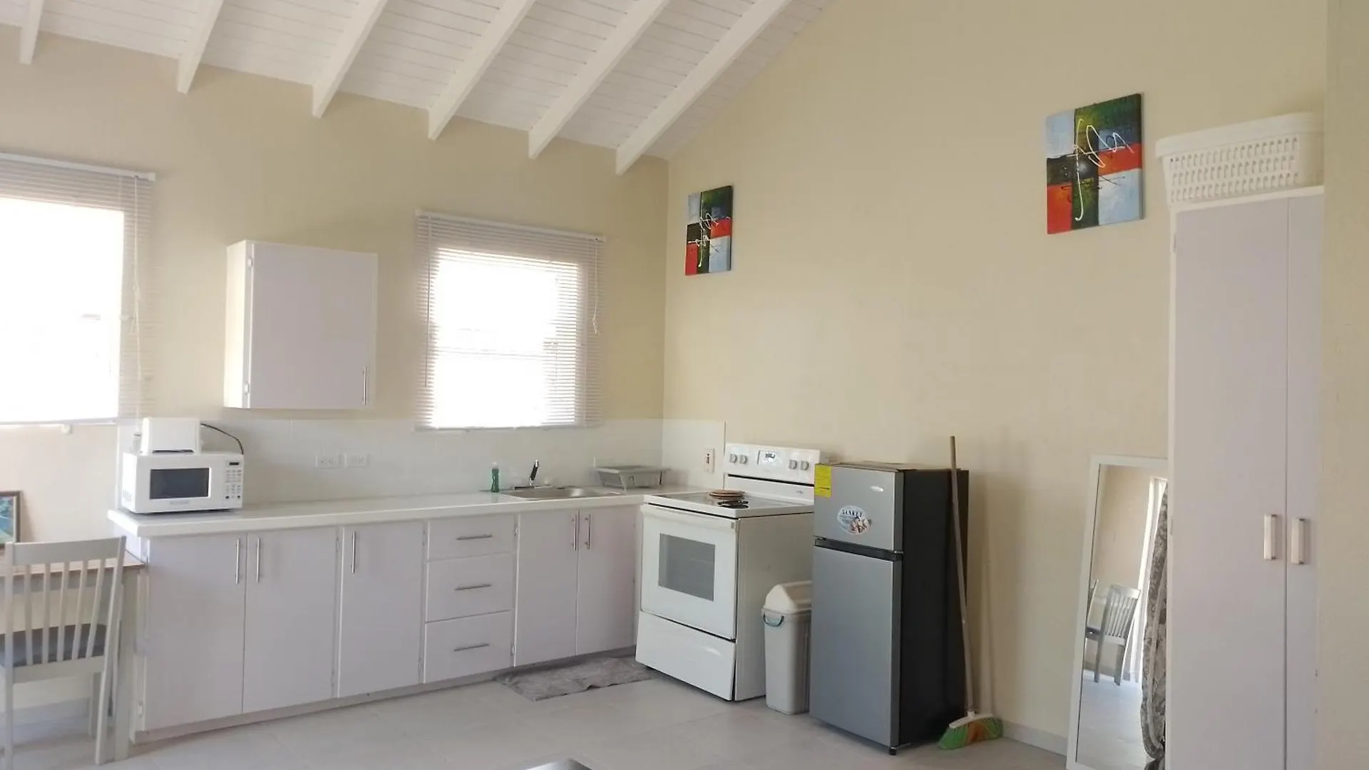 Kymani Villa كرايست تشيرش شقة
